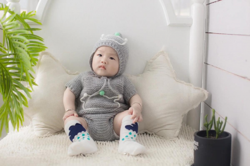 新安11个月宝宝